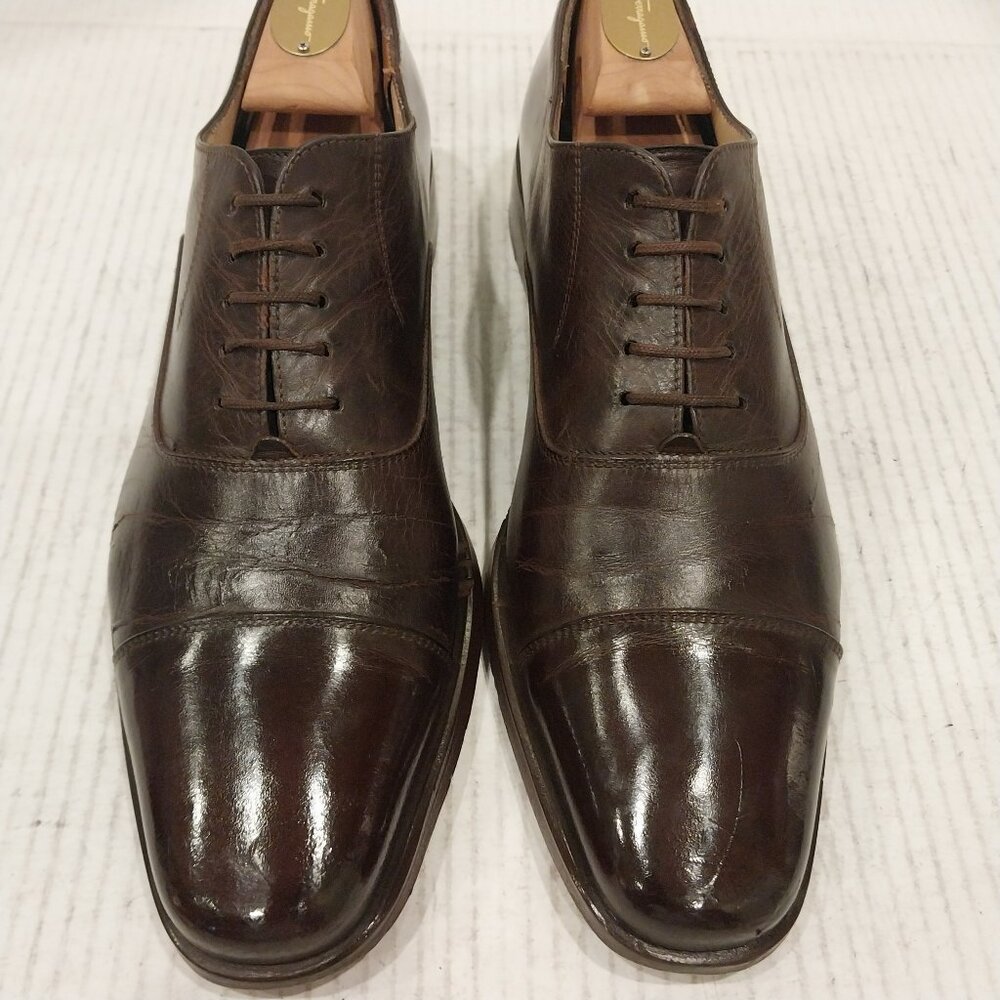 SALVATORE FERRAGAMO men's size 9 D brown Oxfords.